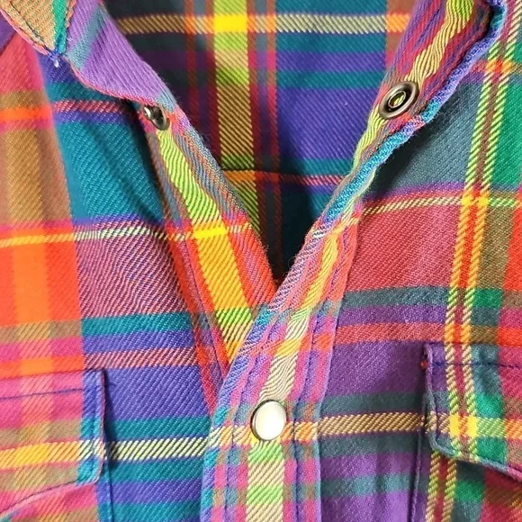 Ralph Lauren Sport Casual Button Down Shirt. - Picture 4 of 6